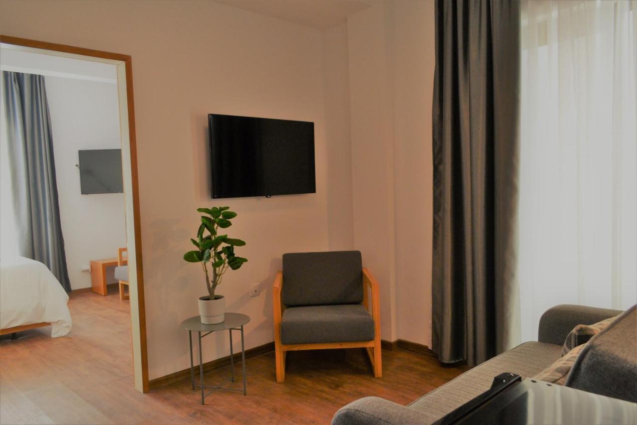 Saint George Hotel Rooms Komotini Esterno foto